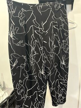 SHEIN Black and White Abstract Line Print Cropped Pants